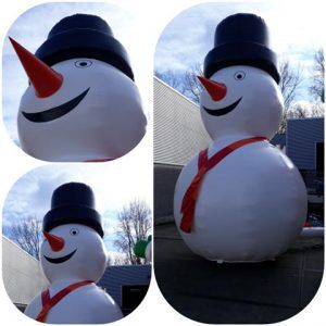 Sneeuwpop 5 meter hoog Sneeuwpop 5 meter hoog